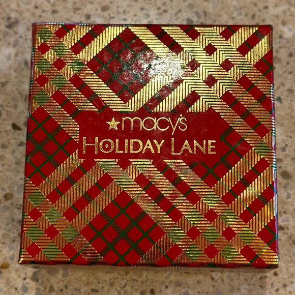 Macy’s Holiday Lane Sleigh brooch Metal And Enamel ~ New In Box - Picture 3 of 16